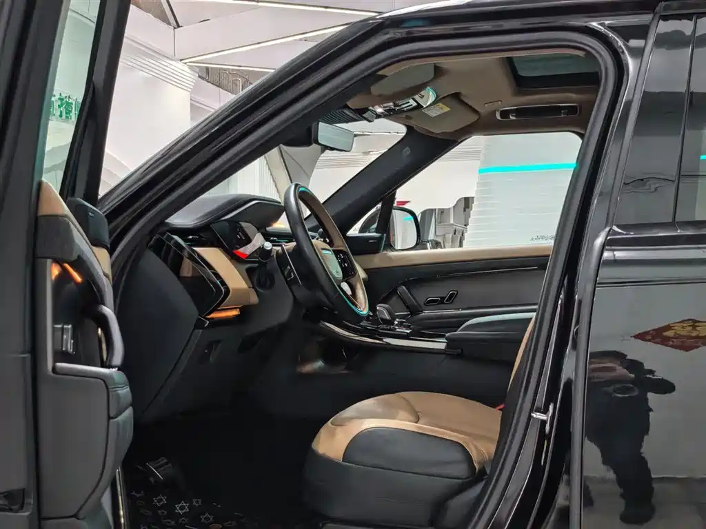 Range Rover Sport 2023 400PS Dynamic SE купить на сайте DeffCars