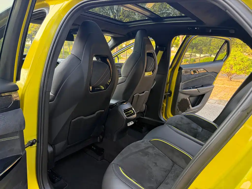 Lynk & Co 03 2019 03+ 2.0TD Automatic Wind Control Edition купить на сайте DeffCars