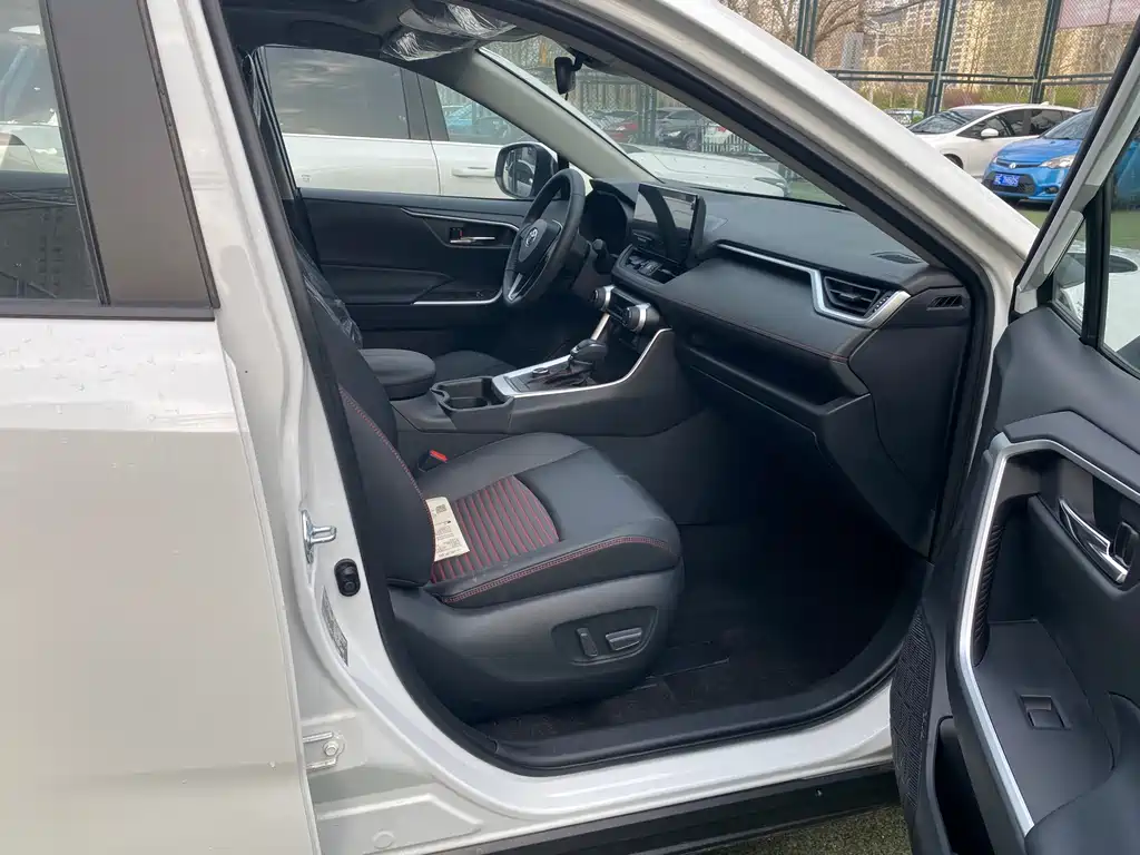 RAV4 Rongfang Dual Engine E+ 2024 2.5L 2WD Elite Pro купить на сайте DeffCars