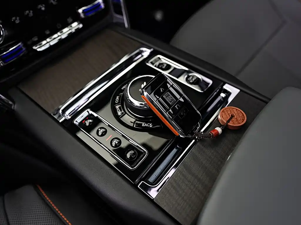 Cullinan 2018 four-seat version купить на сайте DeffCars