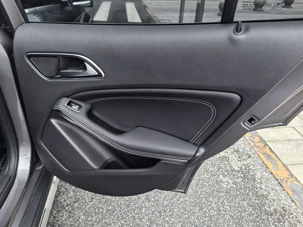 Mercedes-Benz GLA 2015 GLA 220 4MATIC Fashion Model купить на сайте DeffCars