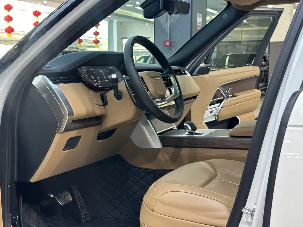 Range Rover 2025 3.0 L6 400PS Extended Edition купить на сайте DeffCars