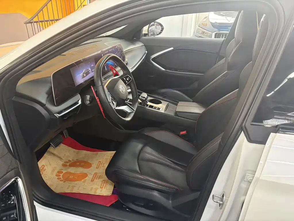 MG7 2023 2.0T Automatic Beauty Hunting Exclusive Edition купить на сайте DeffCars