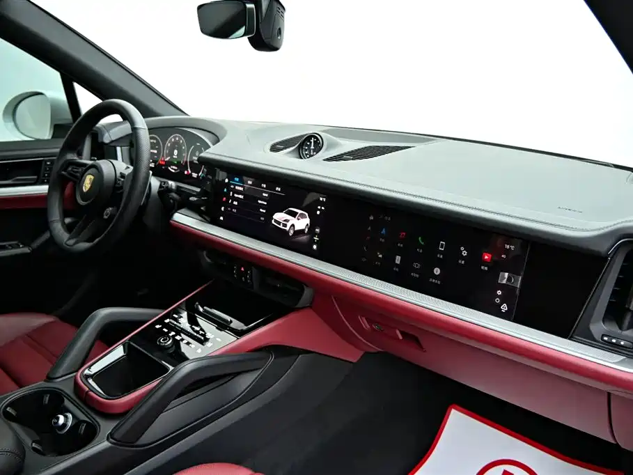 Cayenne New Energy 2024 Cayenne E-Hybrid 2.0T купить на сайте DeffCars