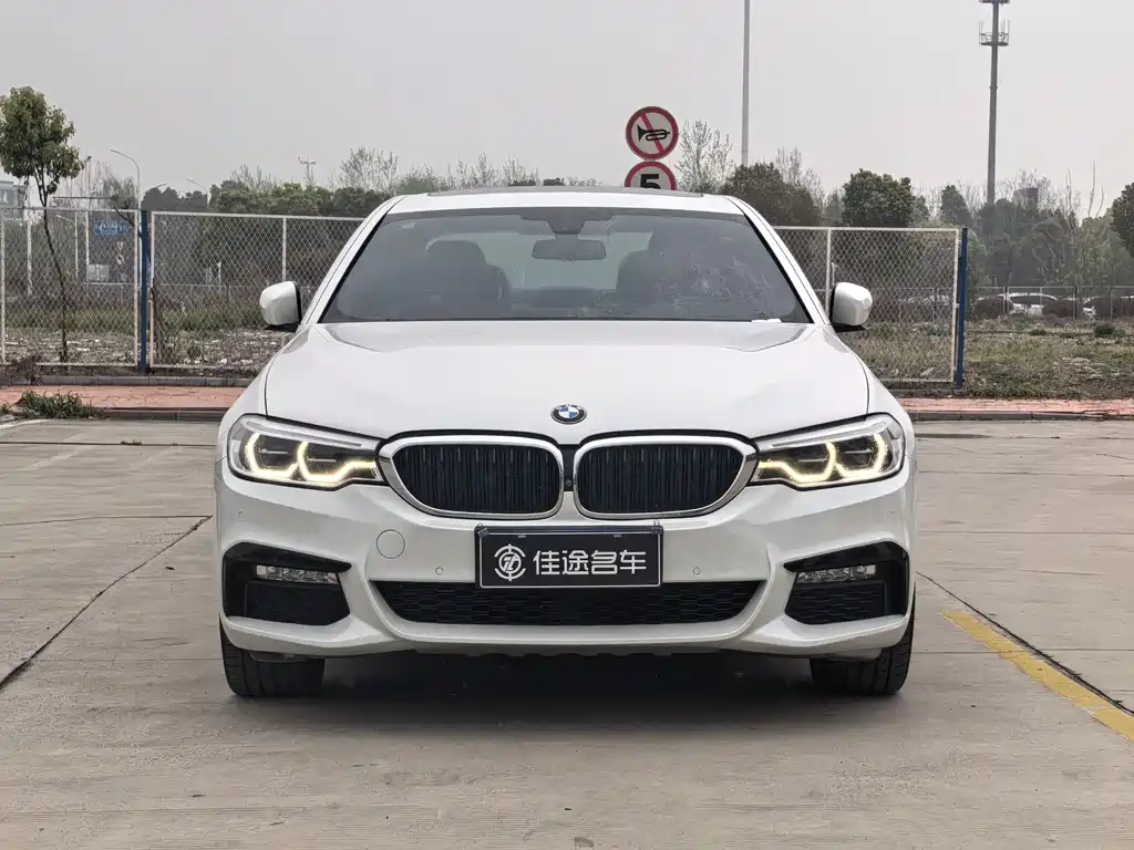 BMW 5 Series 2018 facelift 530Li Exclusive M Sports Package купить на сайте DeffCars