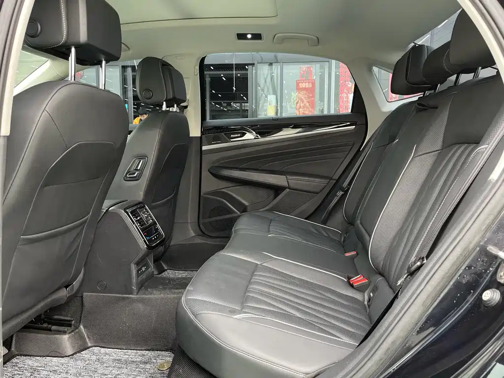 Passat 2023 380TSI Deluxe Edition купить на сайте DeffCars