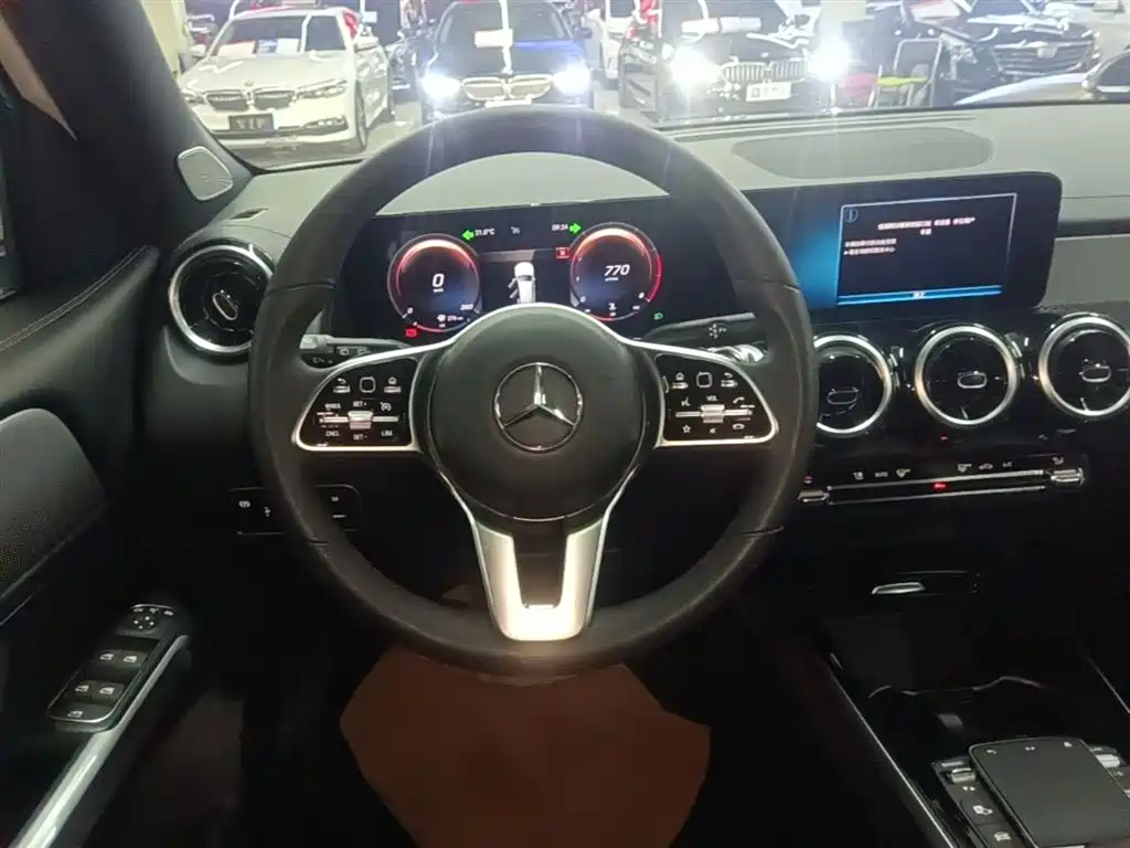 Mercedes-Benz GLB 2022 facelift version 2 GLB 200 fashion model купить на сайте DeffCars