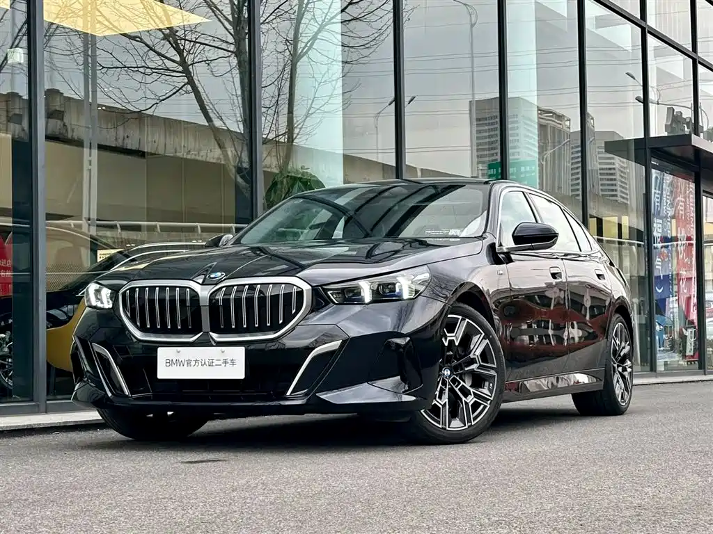 BMW 5 Series 2025 530Li Exclusive M Sports Package купить на сайте DeffCars