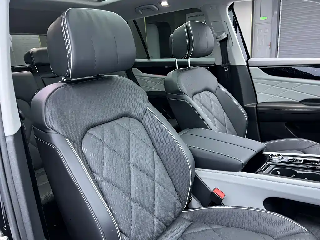 Touron 2024 380TSI four-wheel drive Dragon Edition купить на сайте DeffCars