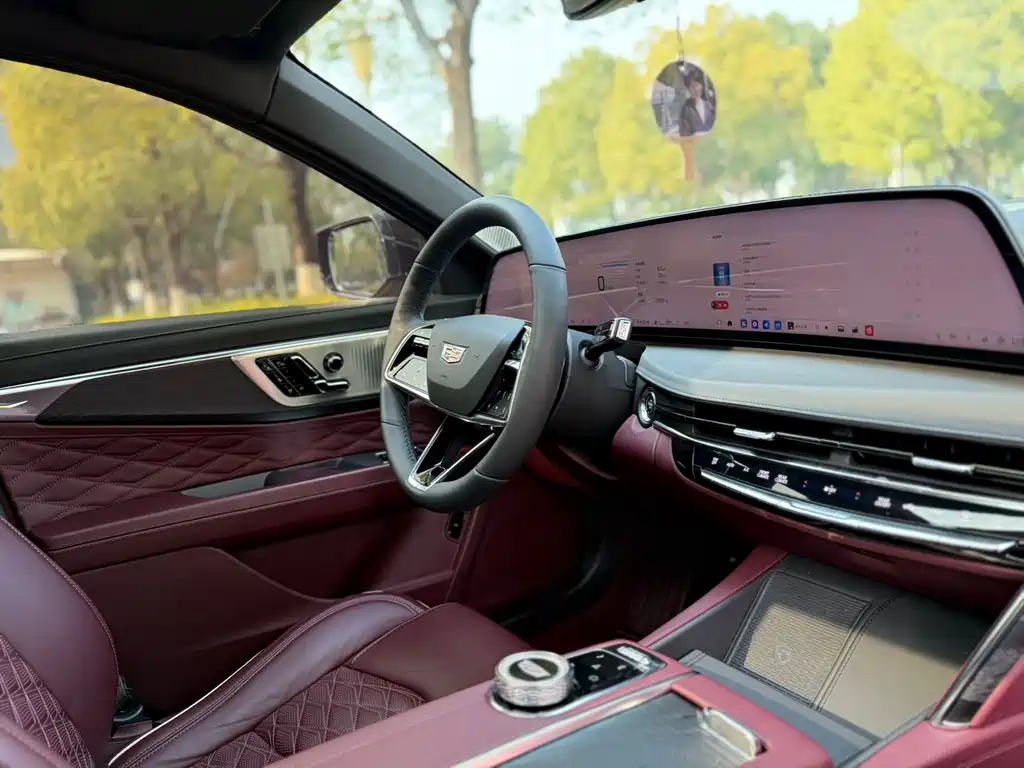 Cadillac CT6 2023 28T Platinum Type купить на сайте DeffCars