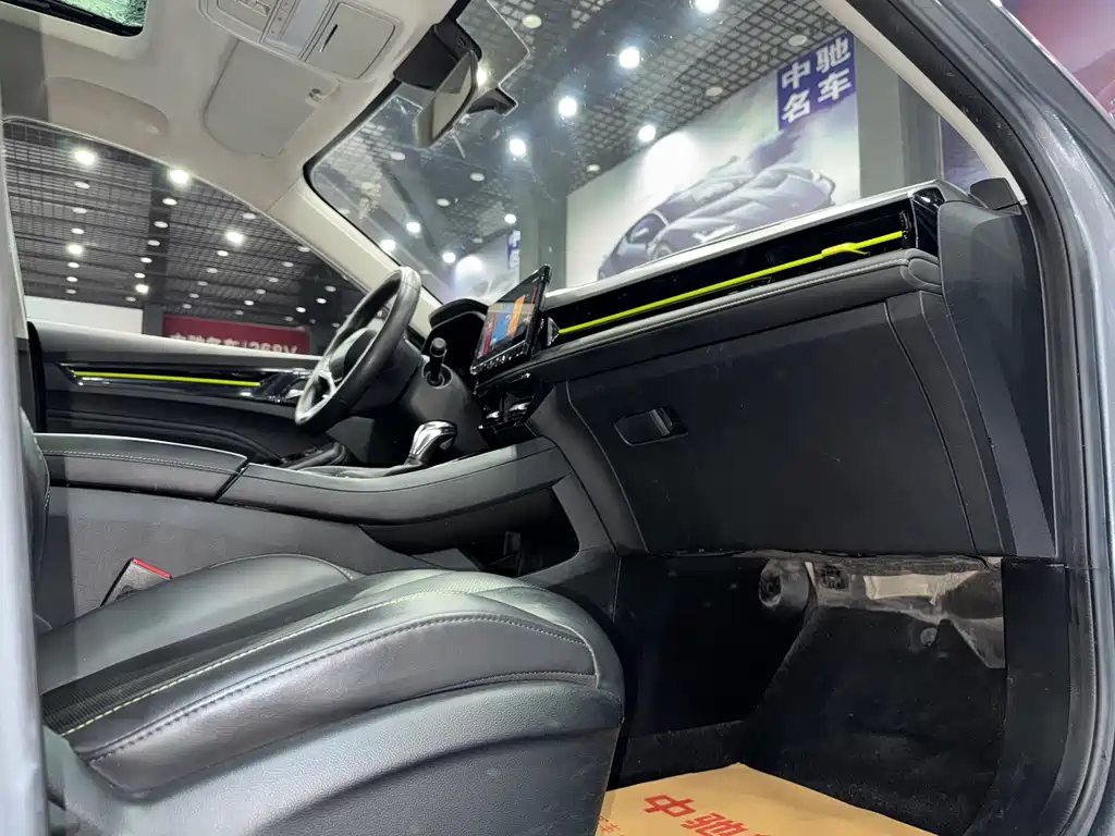 Roewe i5 2021 facelift 1.5L CVT diamond version купить на сайте DeffCars