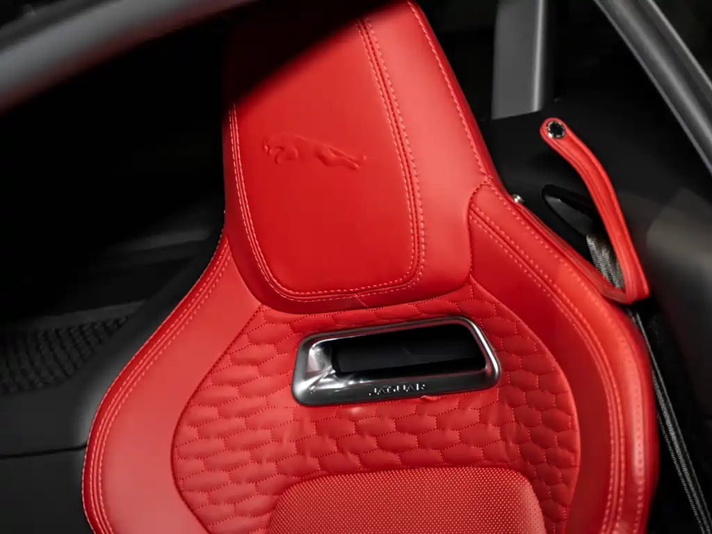 Jaguar F-TYPE 2024 P300 75th Anniversary Collection Hardtop Edition купить на сайте DeffCars
