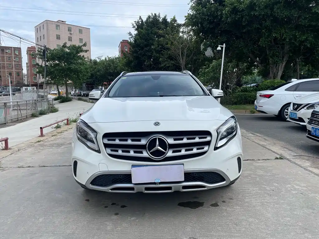 Mercedes-Benz GLA 2018 GLA 200 Fashion Model купить на сайте DeffCars
