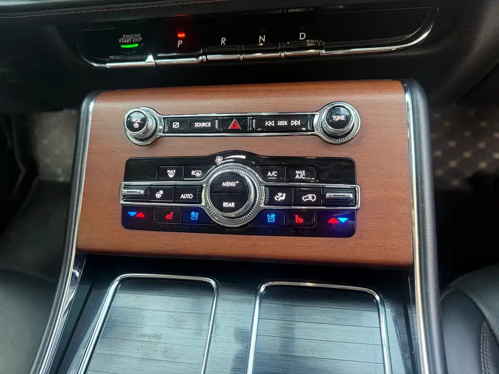 Aviator imported 2020 3.0T V6 all-wheel drive exclusive version купить на сайте DeffCars