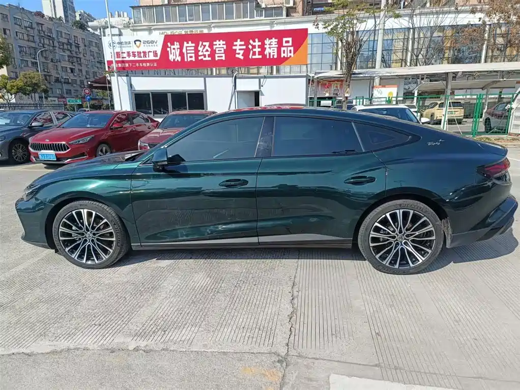 MG7 2023 2.0T Automatic Beauty Hunting Luxury Edition купить на сайте DeffCars
