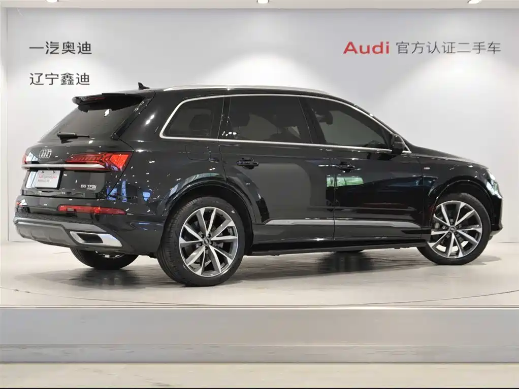 Audi Q7 2022 55 TFSI quattro S line sports купить на сайте DeffCars