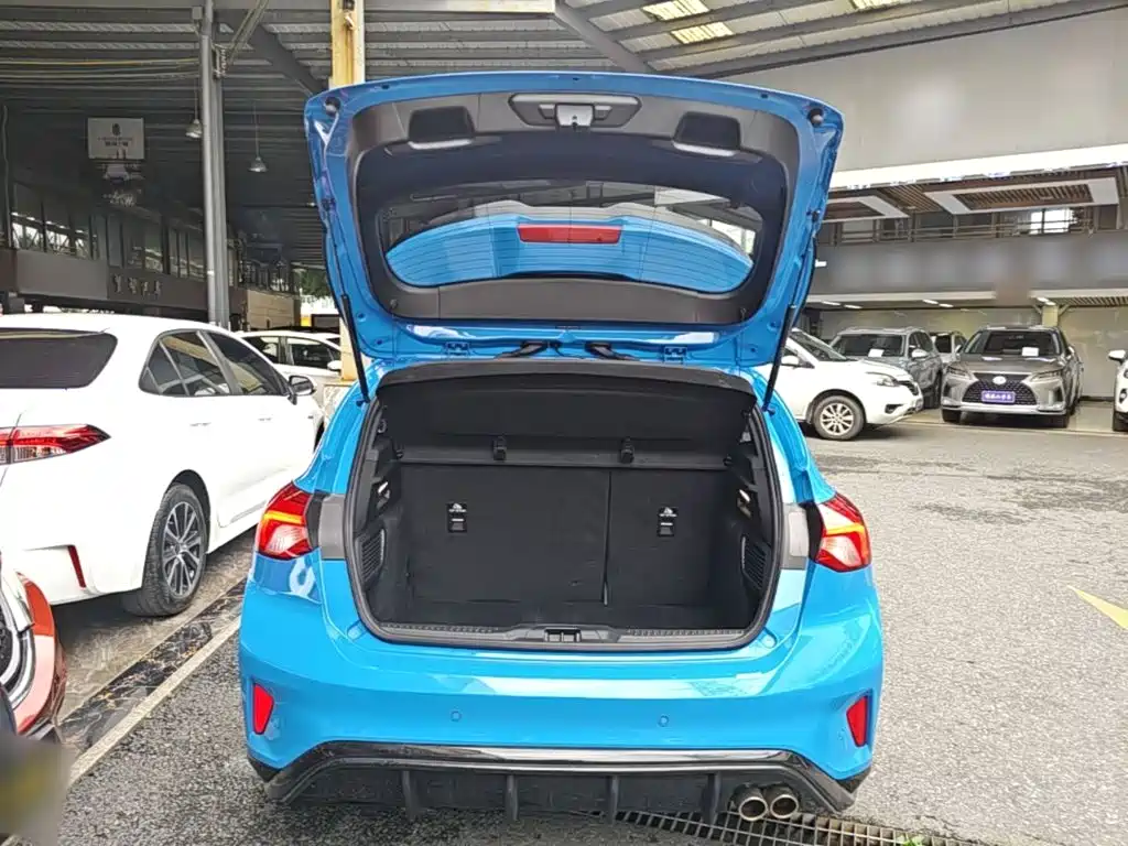 Focus 2022 Hatchback EcoBoost 180 Automatic ST Line купить на сайте DeffCars