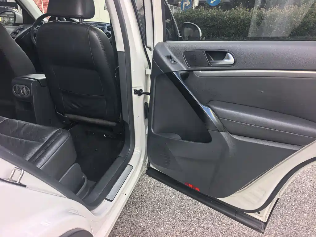 Tiguan 2013 1.8TSI automatic two-wheel drive luxury model купить на сайте DeffCars
