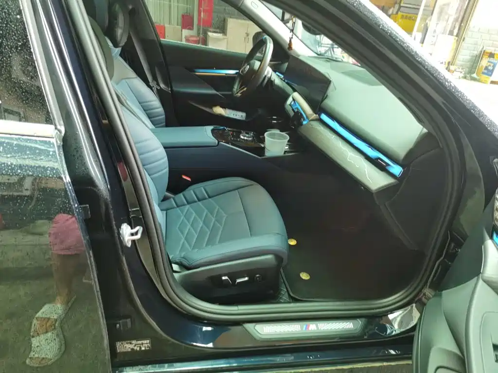 BMW 5 Series 2024 530Li Exclusive M Sports Package купить на сайте DeffCars