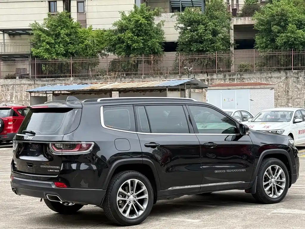Grand Commander 2018 2.0T four-wheel drive exclusive navigation version National V купить на сайте DeffCars