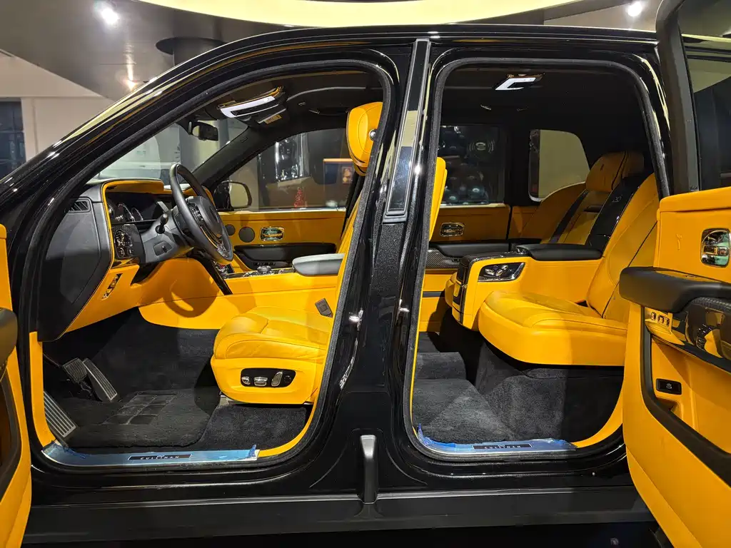 Cullinan 2020 Black Badge купить на сайте DeffCars