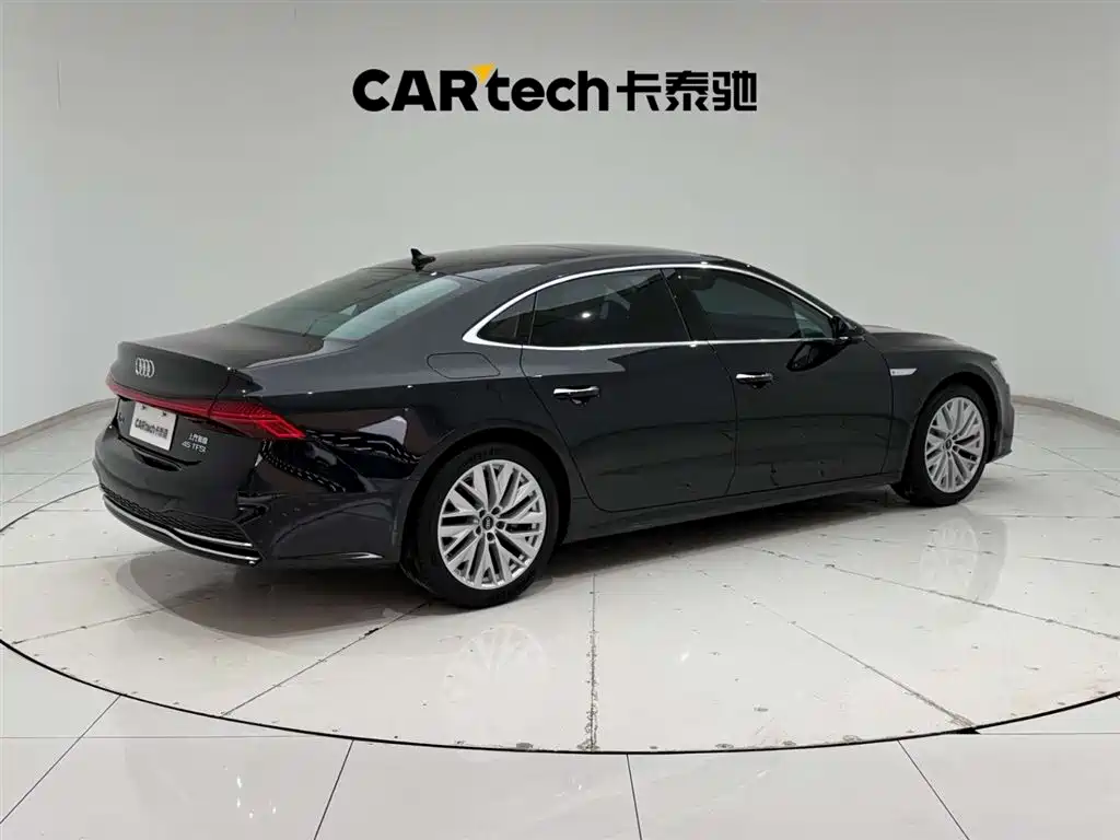 Audi A7L 2024 45TFSI S-line Dream Building Liquid Crystal Package купить на сайте DeffCars