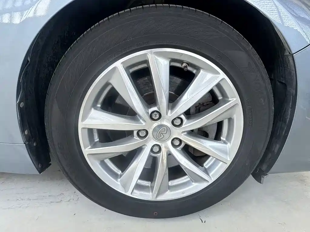 Infiniti Q50 2014 3.7L Comfort Edition купить на сайте DeffCars