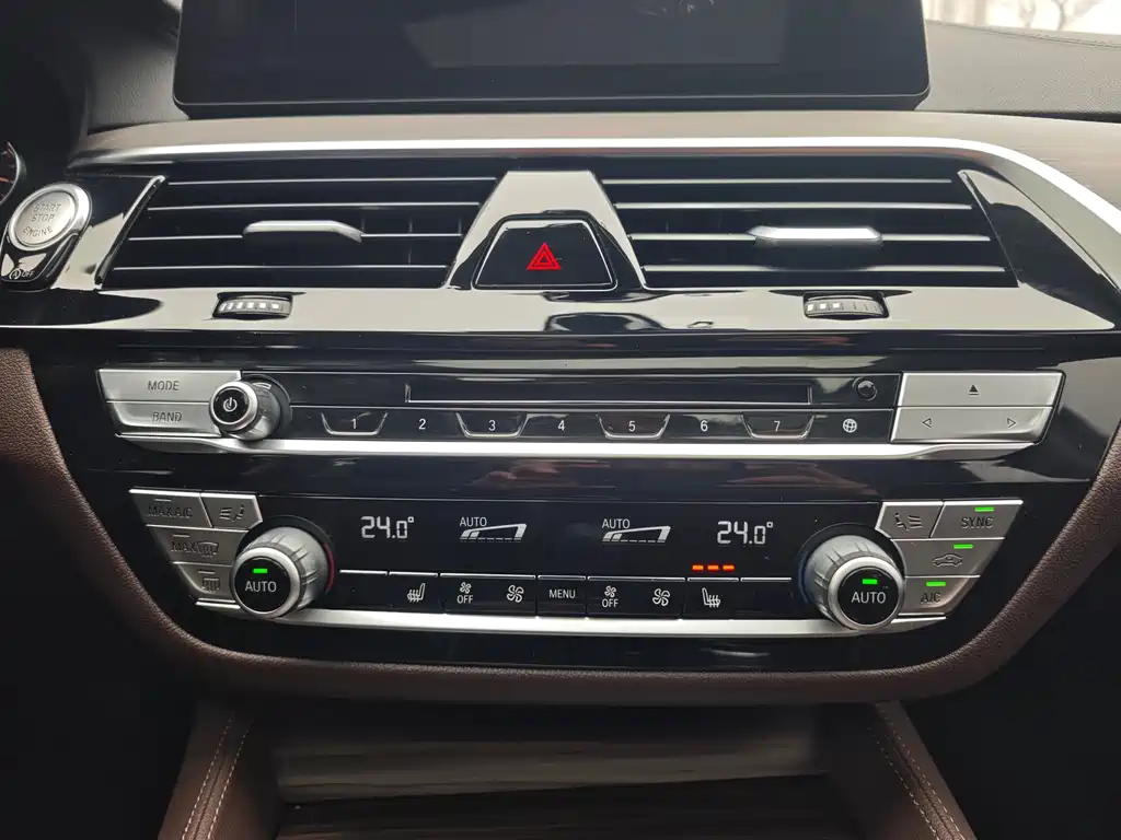 BMW 5 Series 2018 facelift 530Li leading model luxury package купить на сайте DeffCars