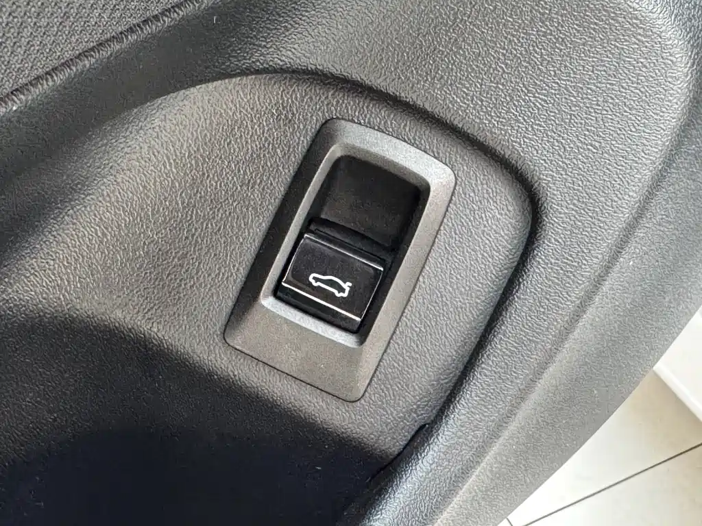 BMW 5 Series 2024 530Li Leading M Sports Package купить на сайте DeffCars