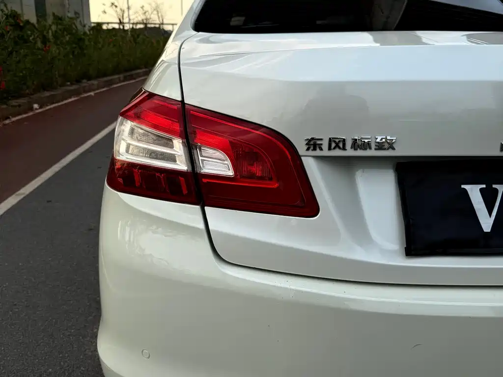 Peugeot 408 2015 1.2T automatic luxury version купить на сайте DeffCars