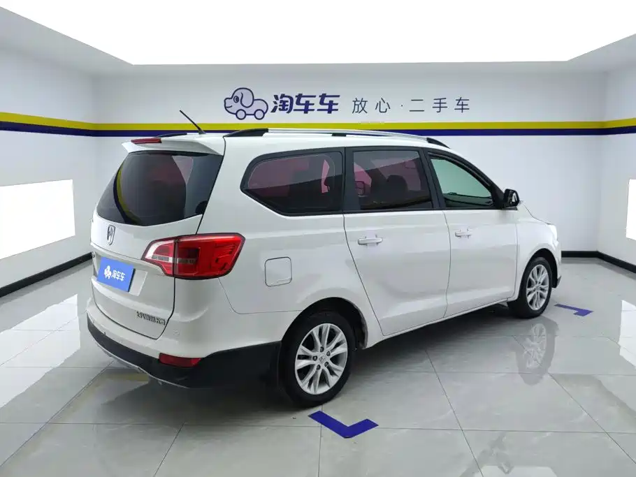 Baojun 730 2016 facelift 1.5L manual standard 7 seats National V купить на сайте DeffCars