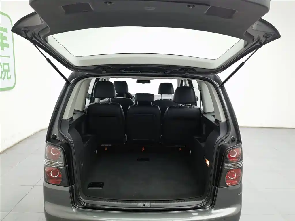 Touran 2015 1.4T manual comfort version 5 seats купить на сайте DeffCars