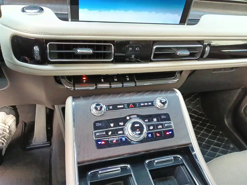 Aviator imported 2020 3.0T V6 all-wheel drive exclusive version купить на сайте DeffCars