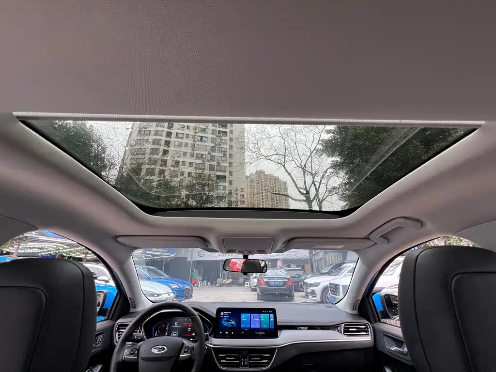 Focus 2022 sedan EcoBoost 180 automatic racing version купить на сайте DeffCars