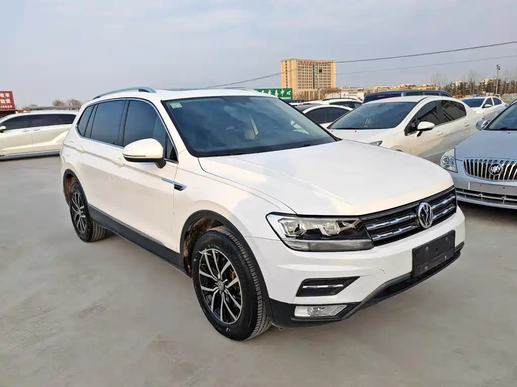Tiguan L 2018 facelift 330TSI automatic two-wheel drive luxury version купить на сайте DeffCars