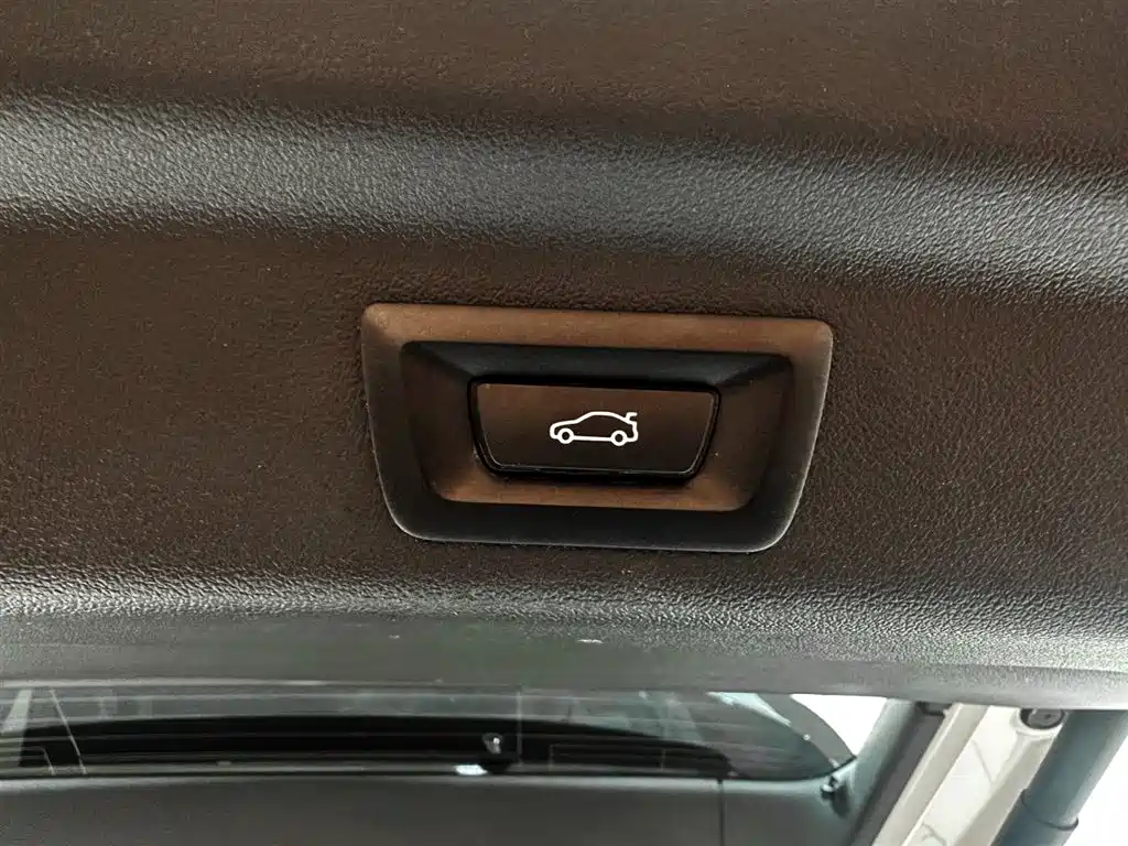 BMW X1 2023 sDrive20Li X Design Package купить на сайте DeffCars