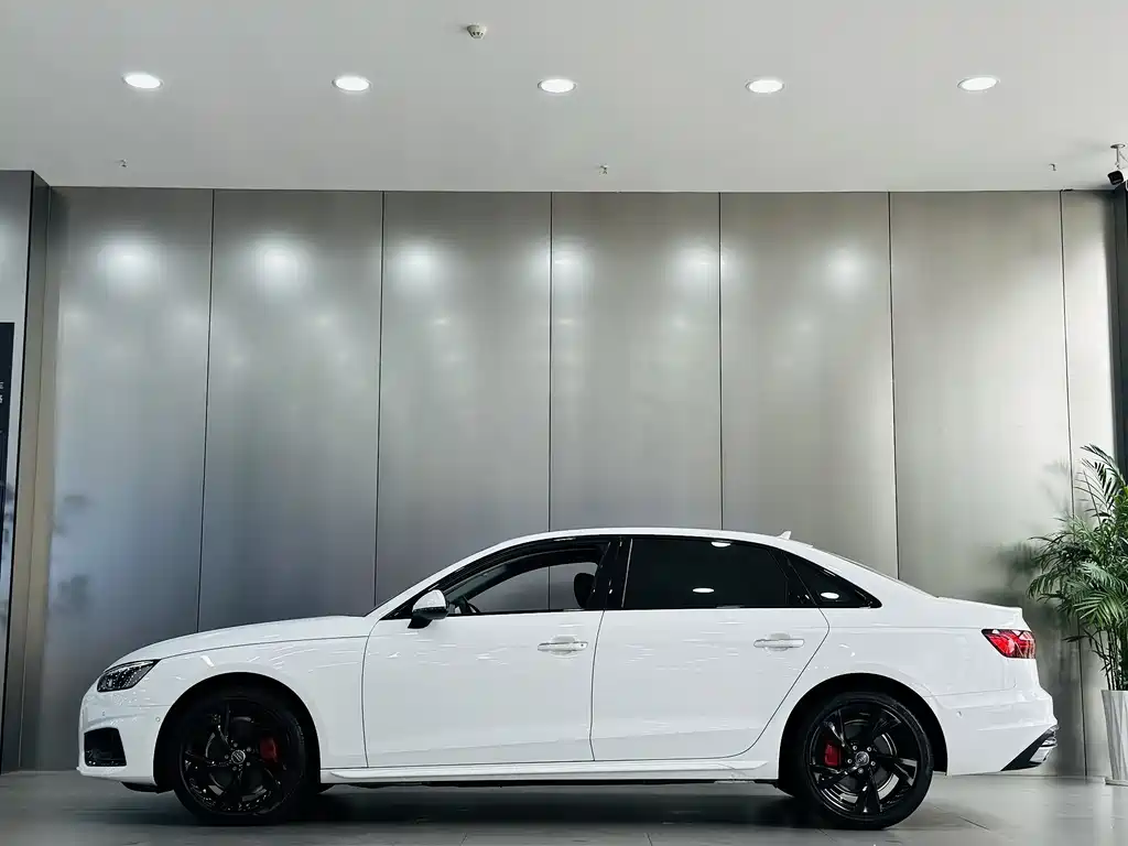 Audi A4L 2020 40 TFSI luxury and elegant model купить на сайте DeffCars