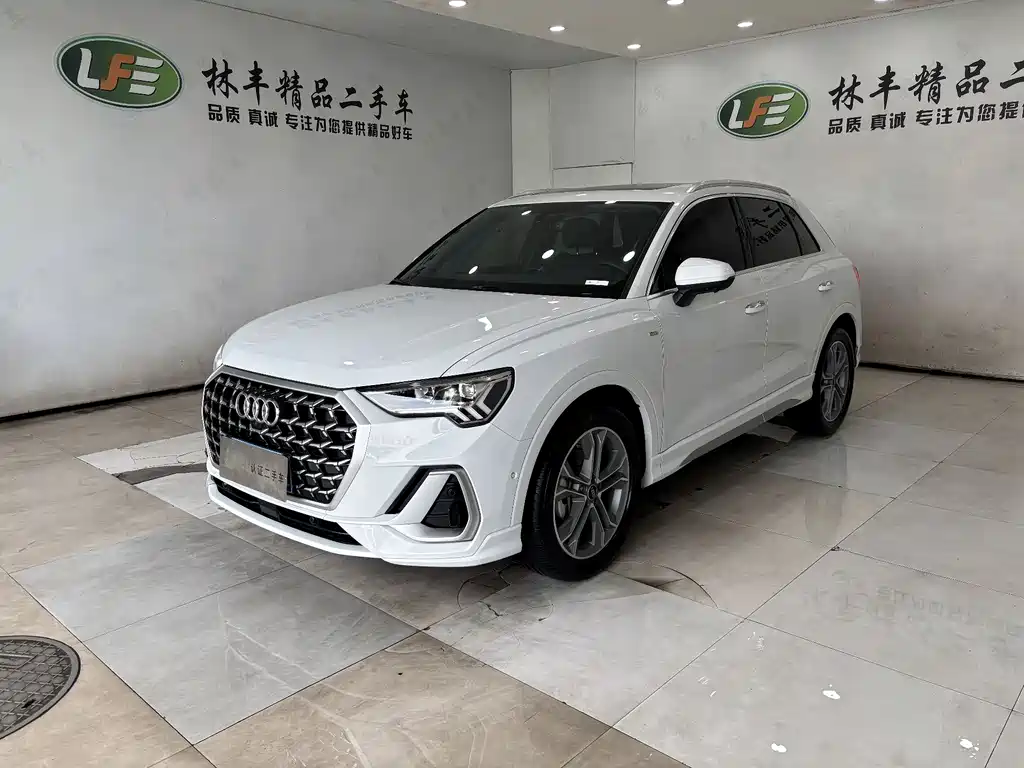 Audi Q3 2025 45th Anniversary Collector's Edition 40TFSI Fashion Dynamic купить на сайте DeffCars