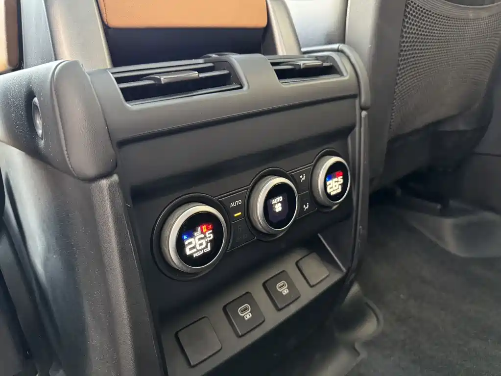 Land Rover Defender 2024 110 3.0T P400 X-DYNAMIC HSE купить на сайте DeffCars