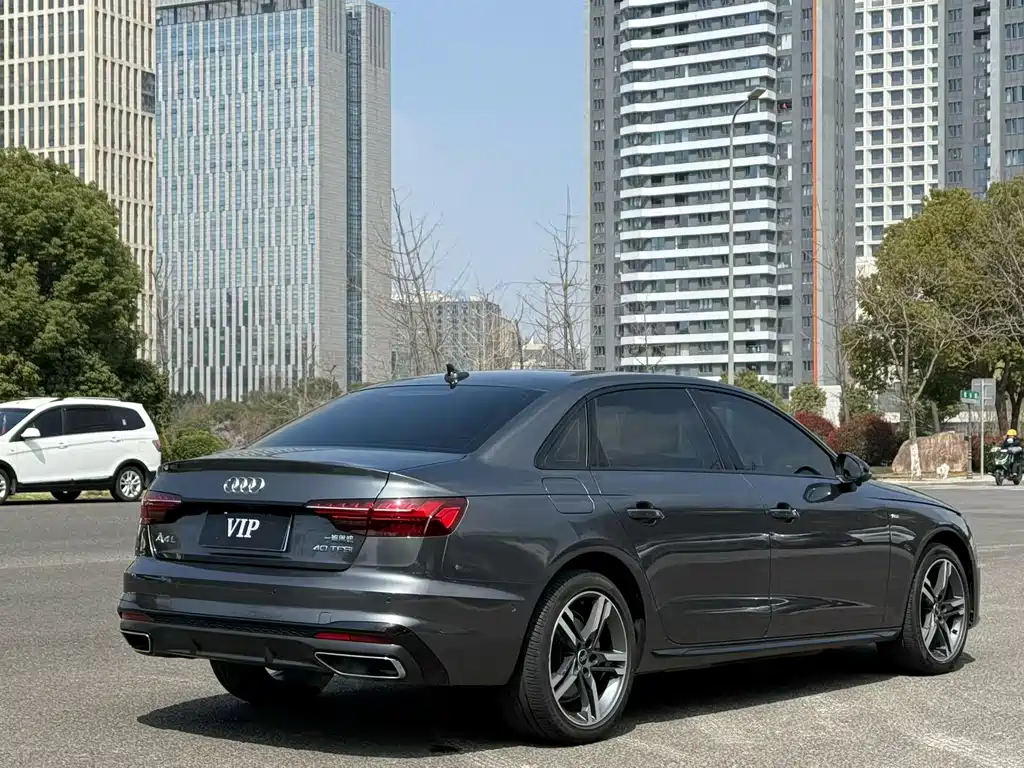 Audi A4L 2023 40 TFSI Fashionable and Dynamic купить на сайте DeffCars