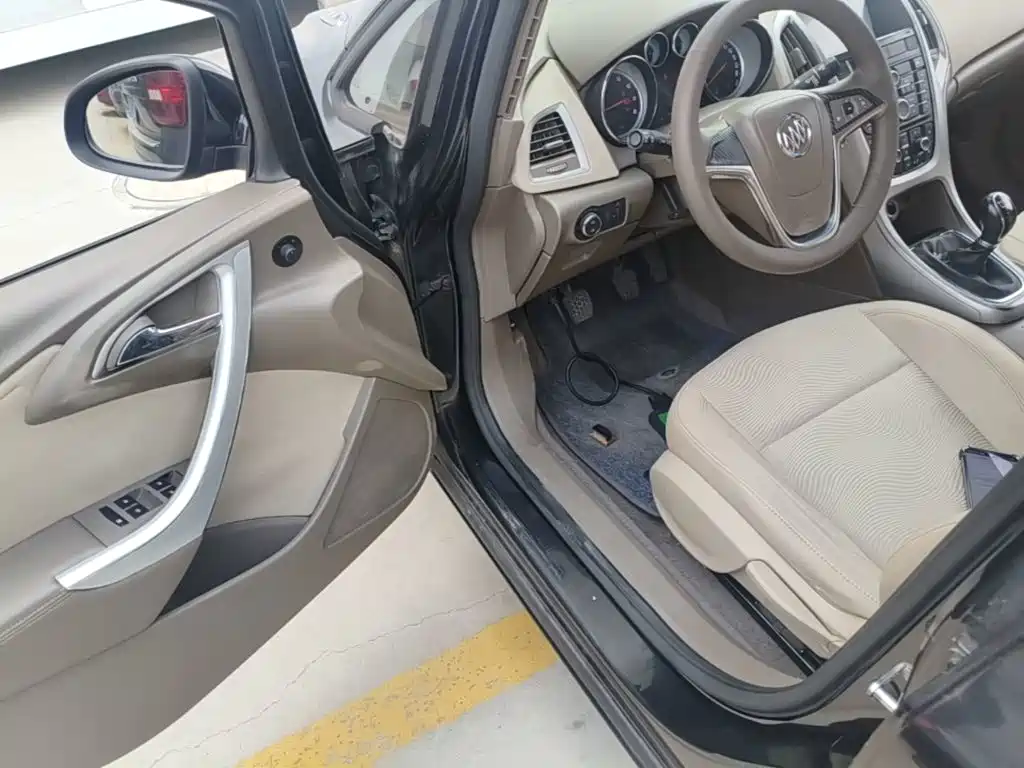 Excelle GT 2013 1.6L manual aggressive version купить на сайте DeffCars