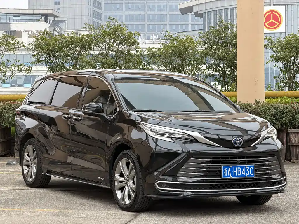 SIENNA 2023 2.5L Hybrid Premium Edition купить на сайте DeffCars