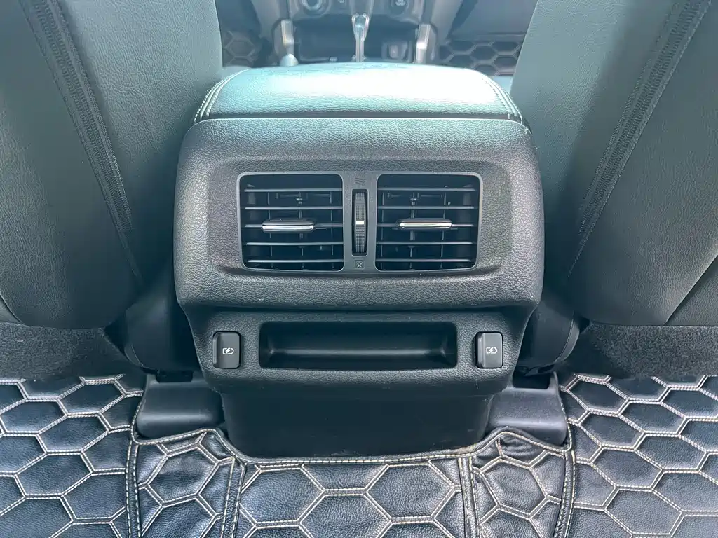 Terra 2018 2.5L Automatic 4WD Deluxe Edition купить на сайте DeffCars
