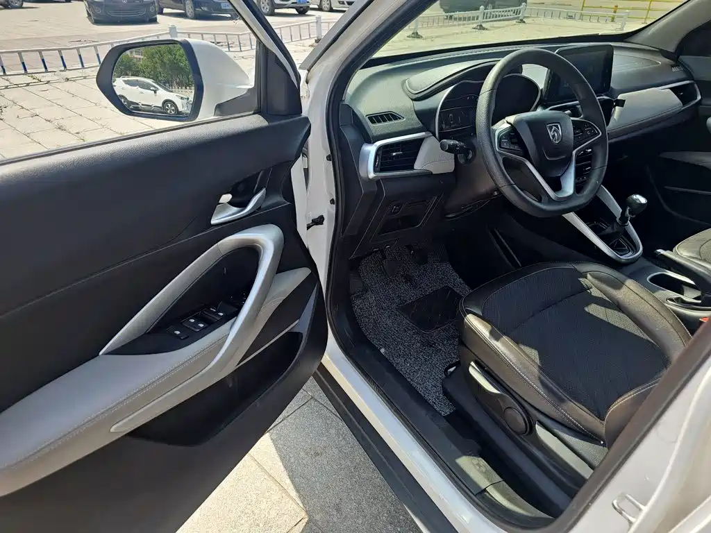 Baojun 510 2017 1.5L manual fashion model купить на сайте DeffCars