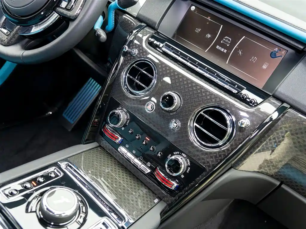 Cullinan 2024 Black Badge купить на сайте DeffCars