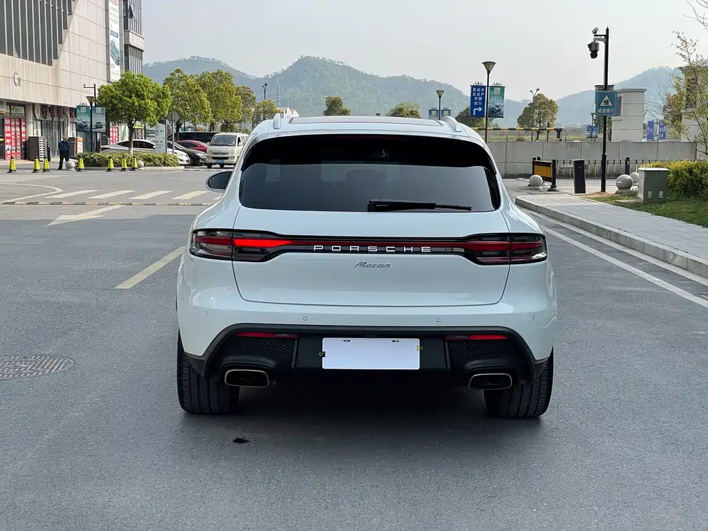Macan 2023 Macan 2.0T купить на сайте DeffCars