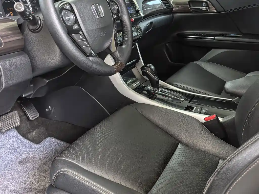 Accord 2016 2.4L Zhizun Edition купить на сайте DeffCars