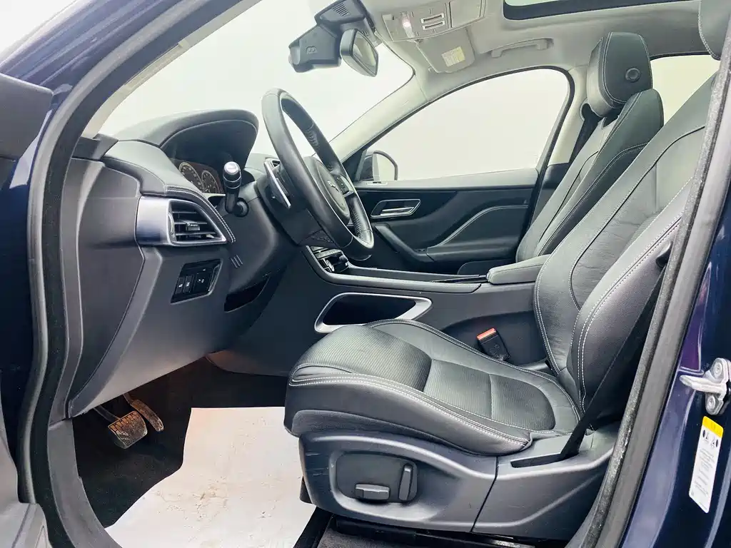 Jaguar F-PACE 2019 2.0T four-wheel drive R-Sport sports version купить на сайте DeffCars