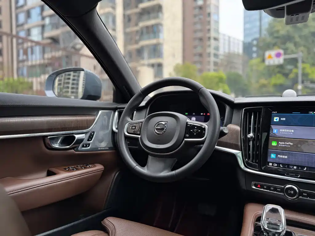 Volvo V90 2023 Cross Country B5 AWD Smart Edition купить на сайте DeffCars