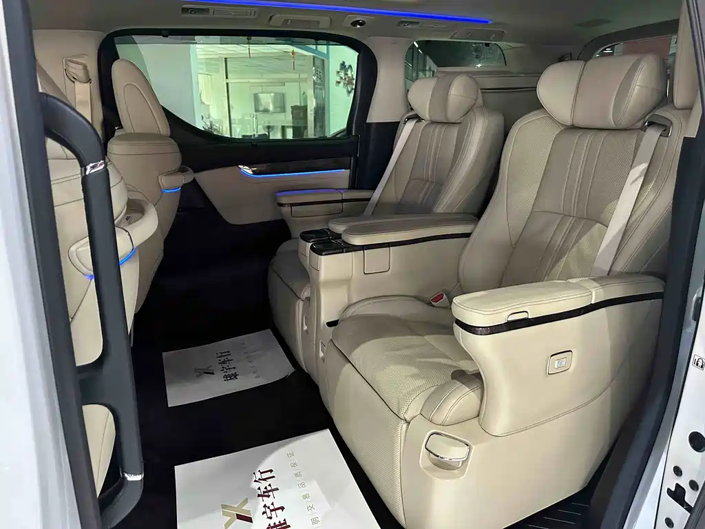 Wilfa 2023 Crown Dual Engine 2.5L HV Premium Edition купить на сайте DeffCars